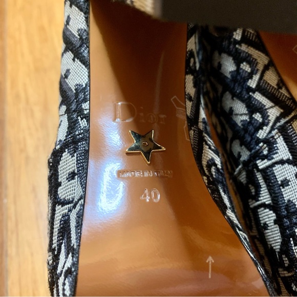 NWB Di0R (Inspired) Heeled Logo Booties *Size 40/8.5 - Picture 10 of 16